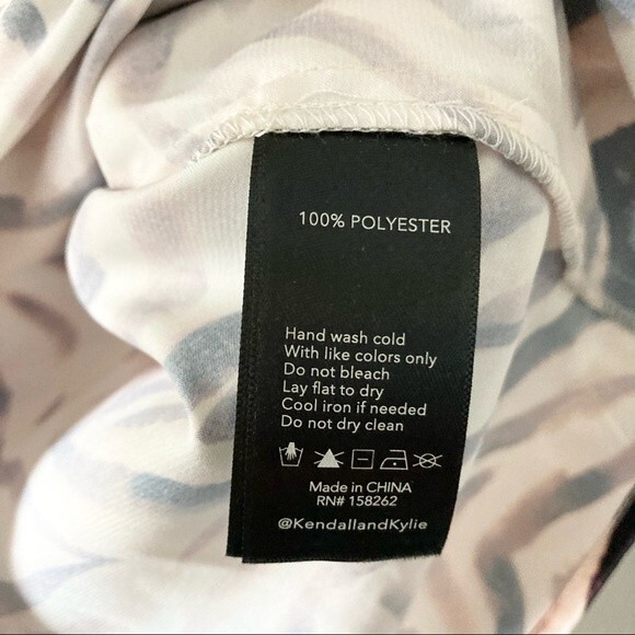 Kendall & Kylie shirred neck keyhole dress 16 - Picture 7 of 7